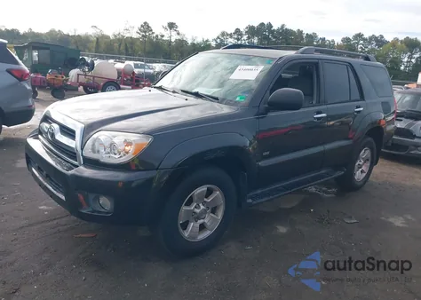 2006 Toyota 4Runner Sr5 V6 z USA, uszkodzony, nr VIN JTEZU14R668049154